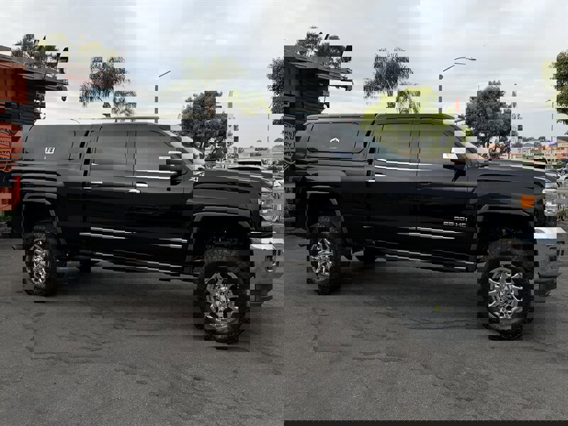 Used 2017 GMC Sierra 2500 SLT w/ Driver Alert Package image 23