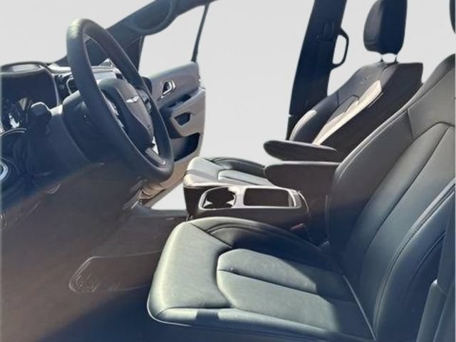 New 2026 Chrysler Pacifica Select w/ S Appearance Package AWD/4WD image 12