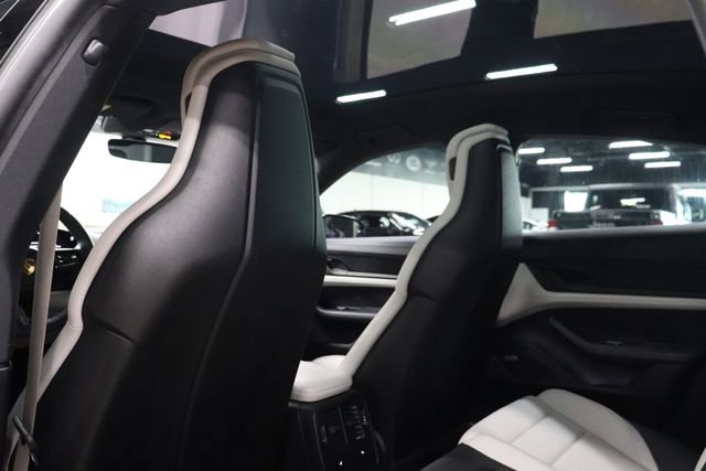 Used 2022 Porsche Taycan RWD image 16
