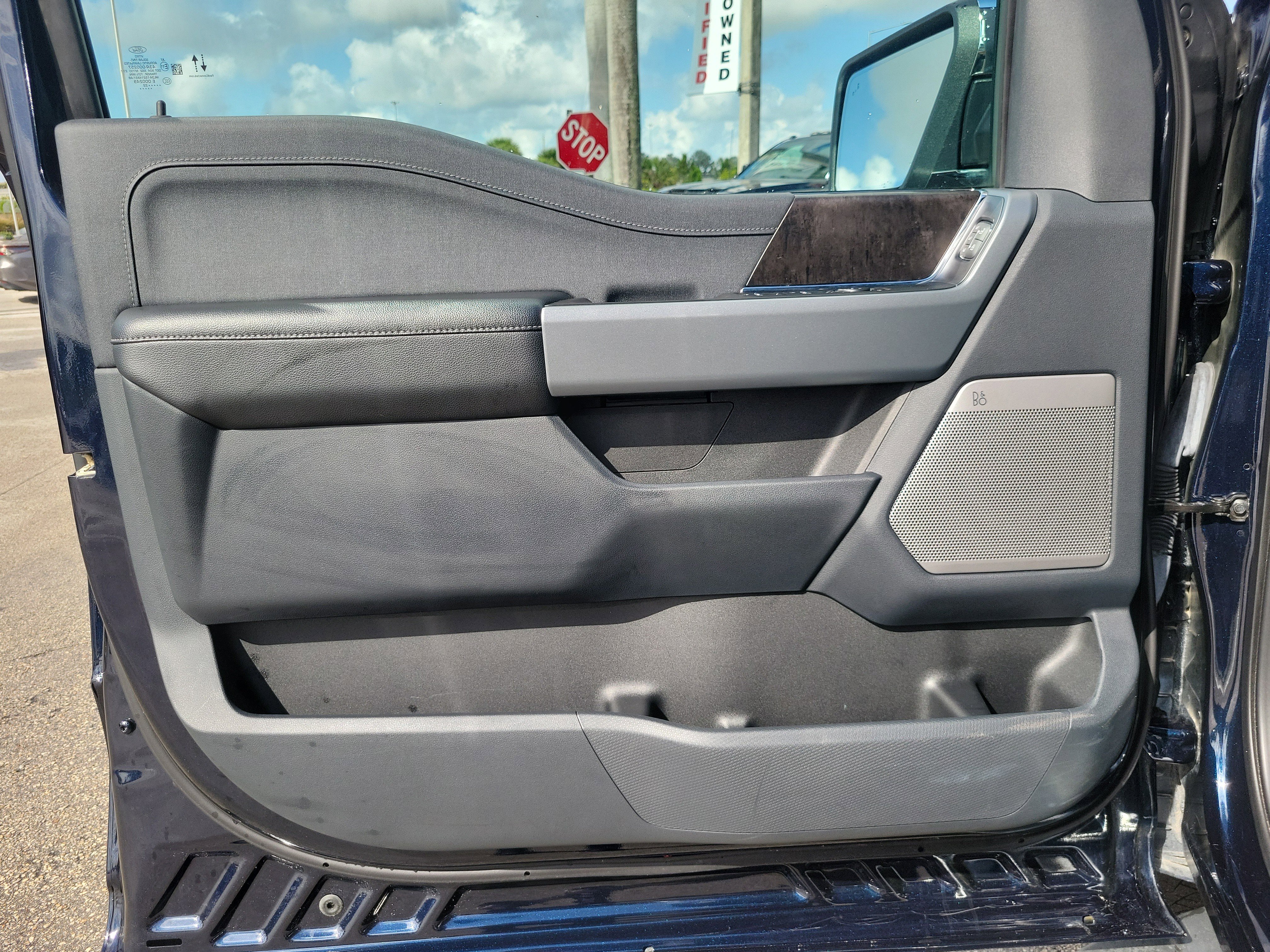 Used 2022 Ford F150 Lariat image 23