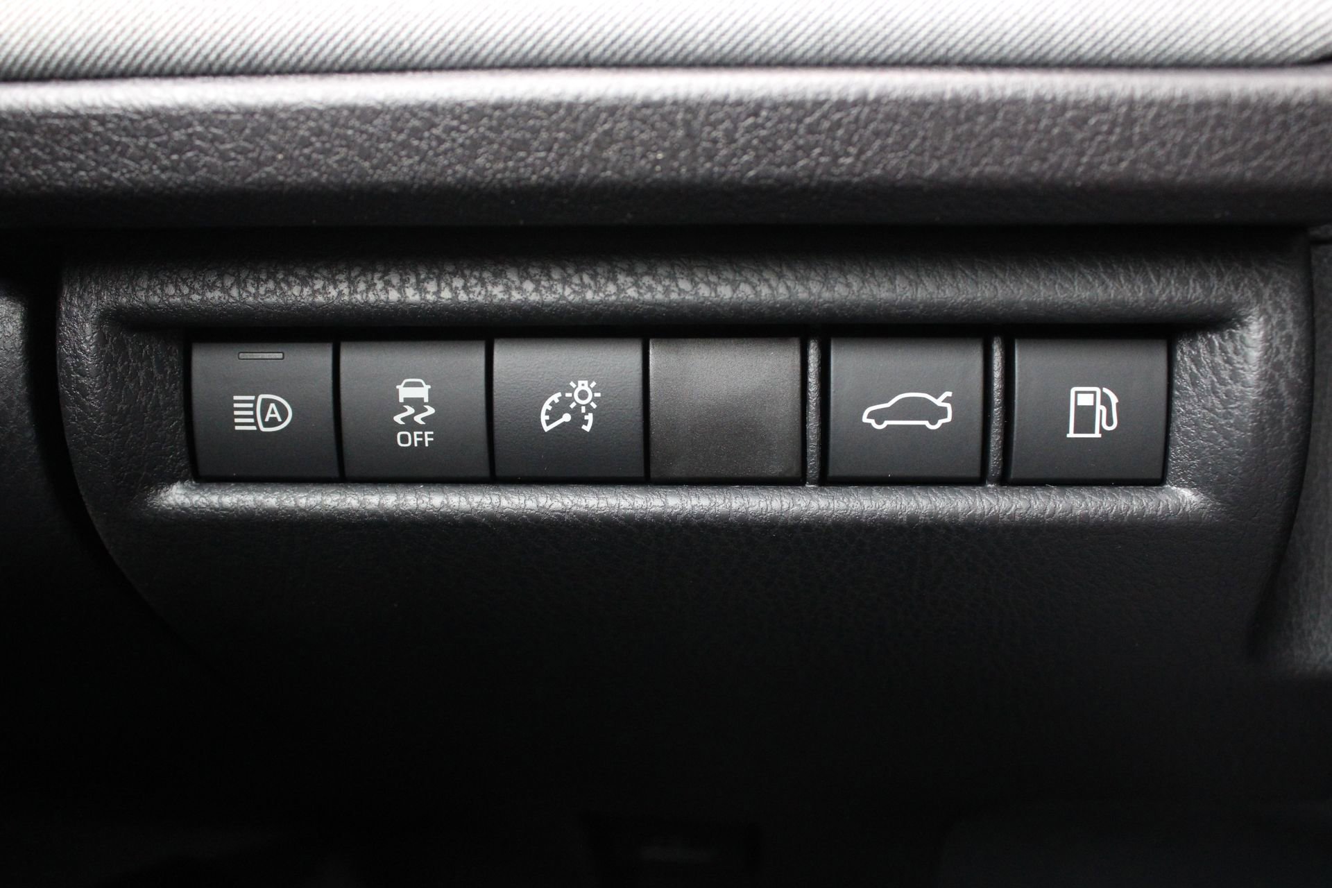 New 2026 Toyota Camry LE AWD/4WD image 26