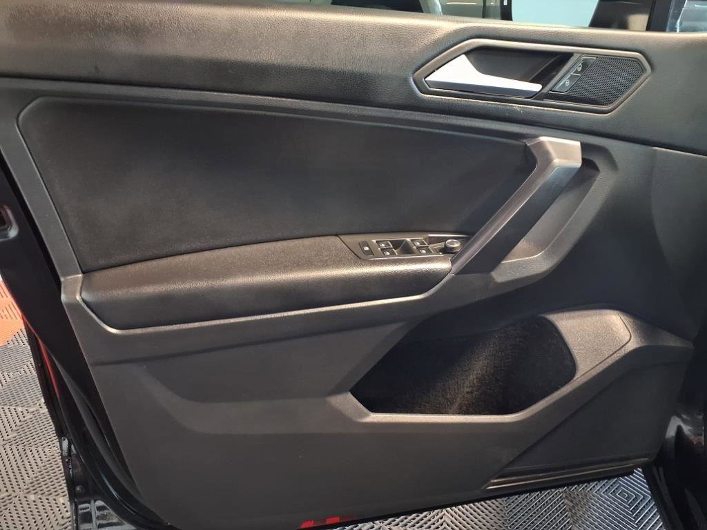 Used 2021 Volkswagen Tiguan SE R-Line image 15
