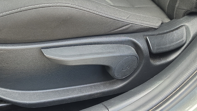 Used 2024 Hyundai Elantra SEL FWD image 38