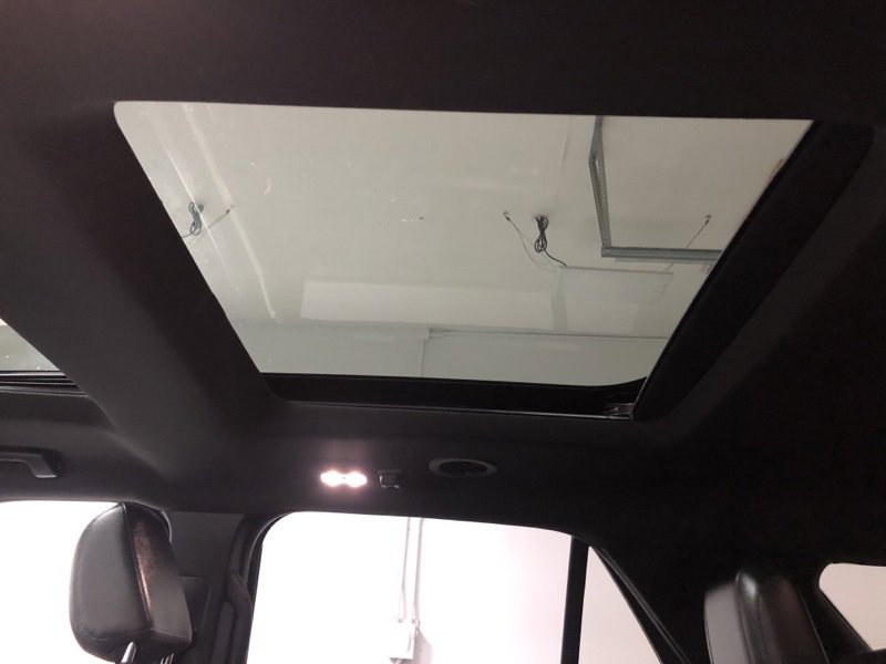 Used 2018 Ford Explorer XLT w/ Equipment Group 202A image 19