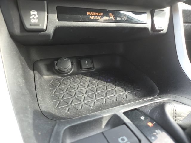 Used 2020 Toyota RAV4 LE w/ All Weather Liner Package AWD/4WD image 17