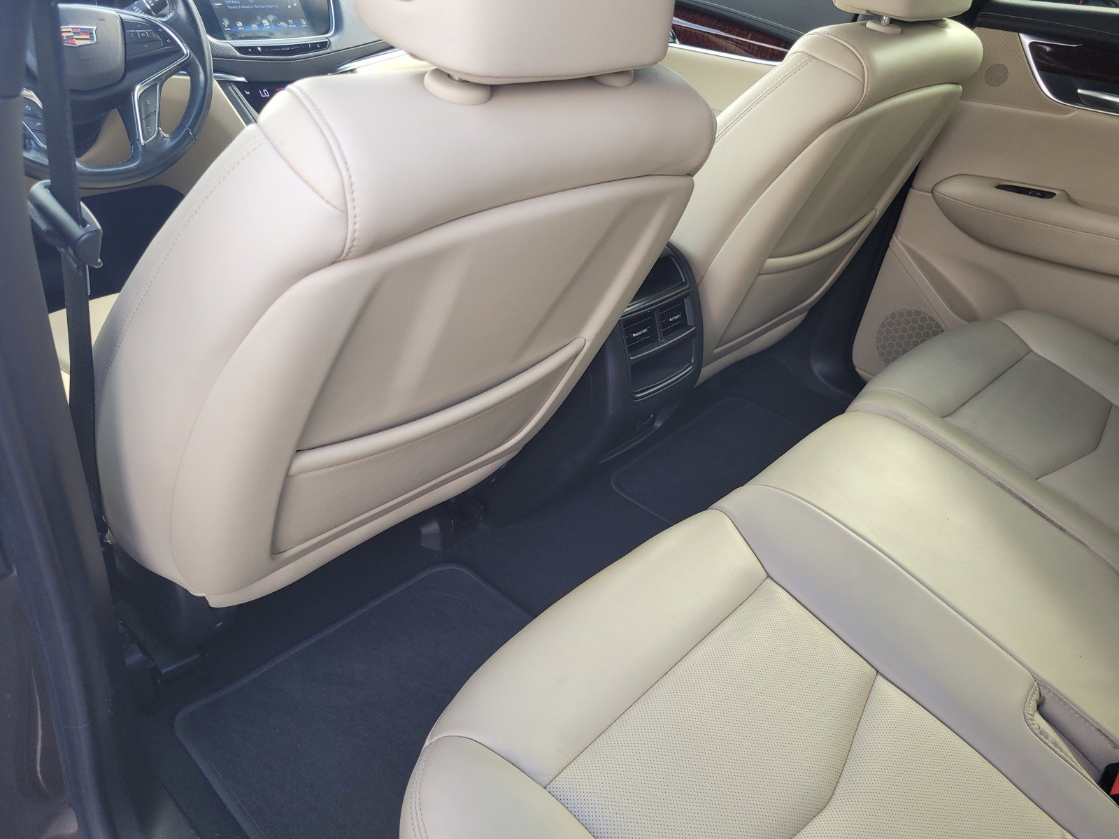 Used 2019 Cadillac XT5 Luxury FWD image 11