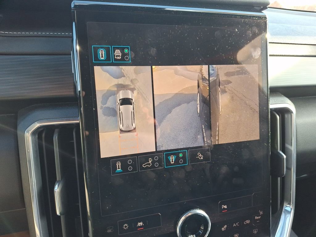 Used 2024 GMC Acadia Elevation image 19