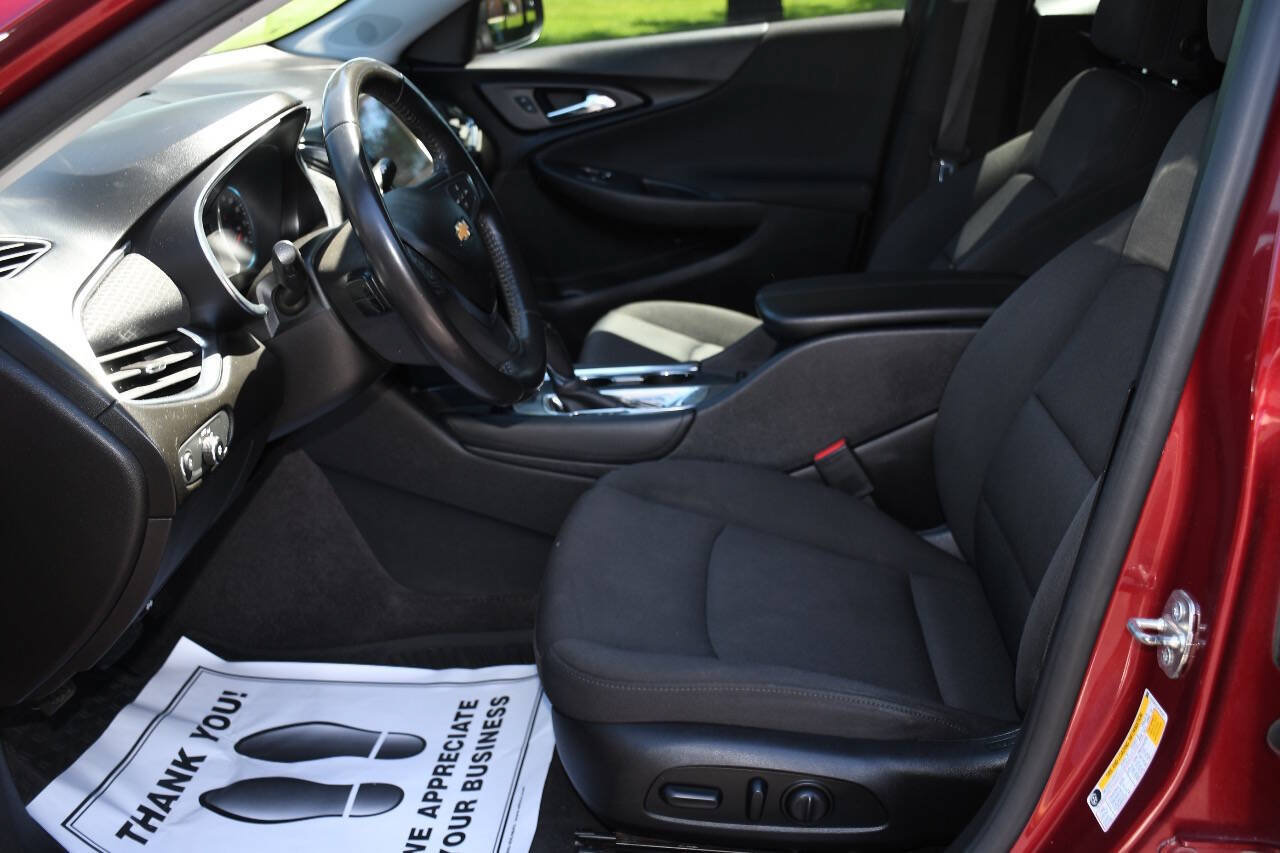Used 2018 Chevrolet Malibu LT FWD image 11