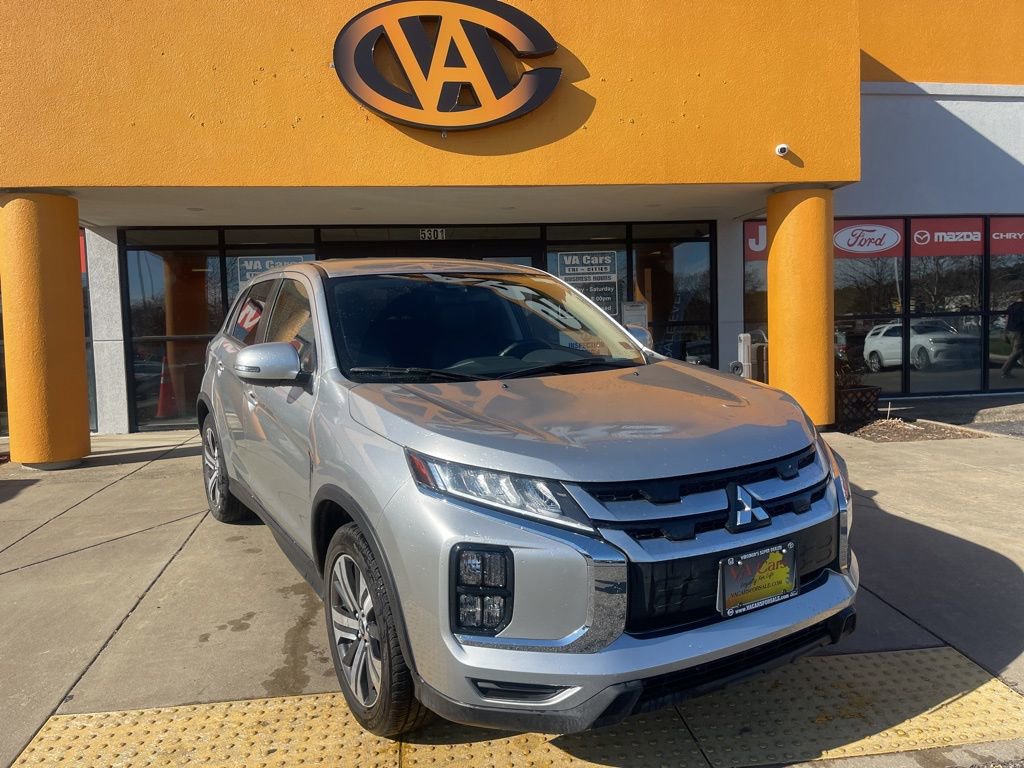 Used 2025 Mitsubishi Outlander Sport SE image 1