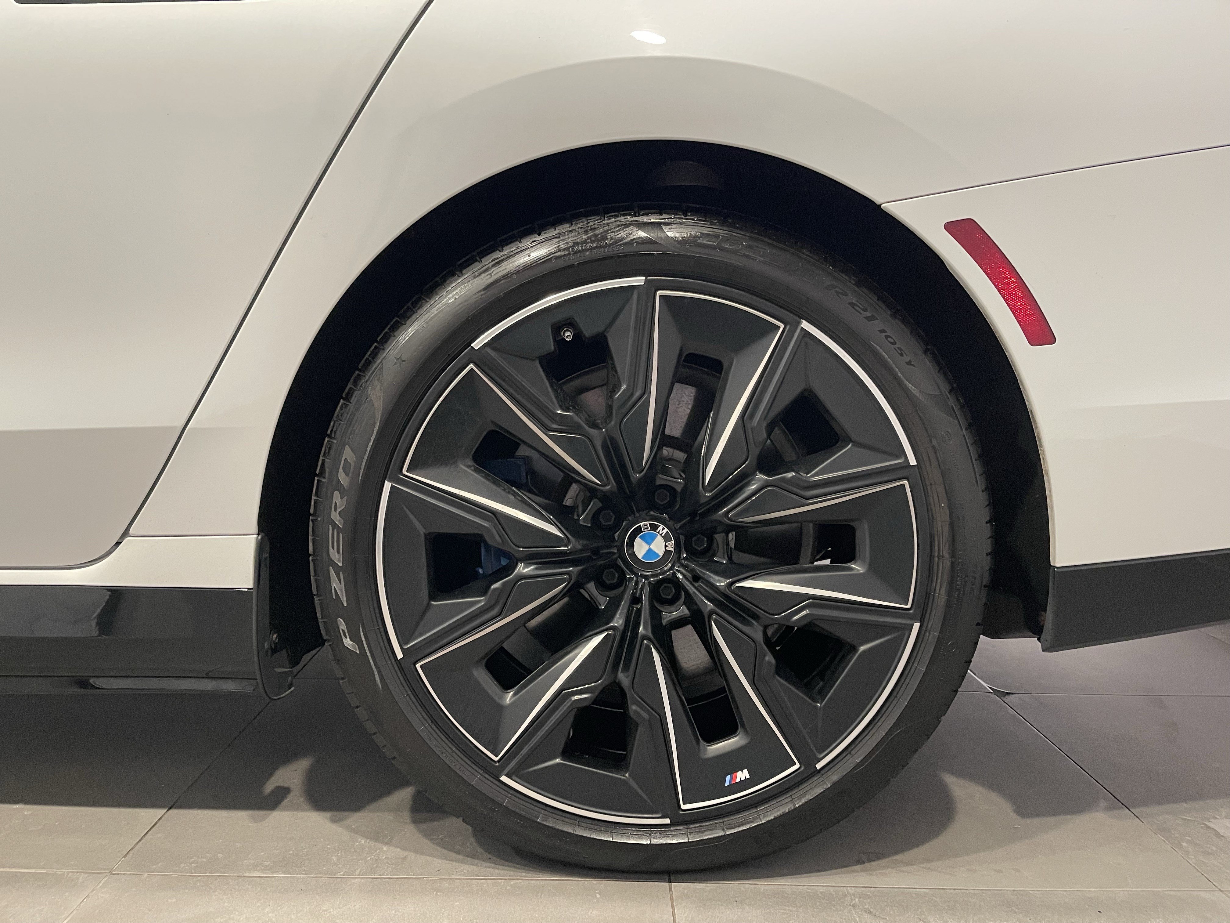 Certified 2023 BMW i7 xDrive60 AWD/4WD image 8