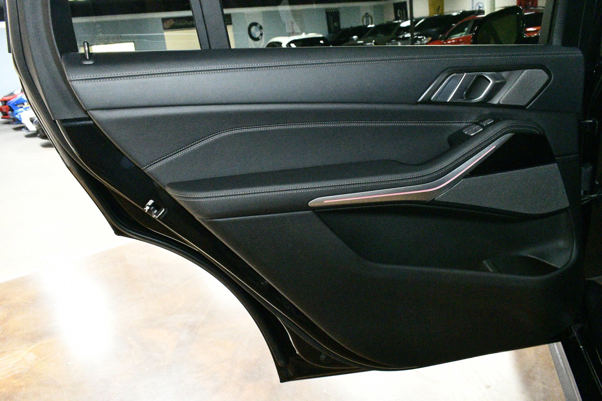 Used 2022 BMW X7 M50i w/ Luxury Seating Package image 43