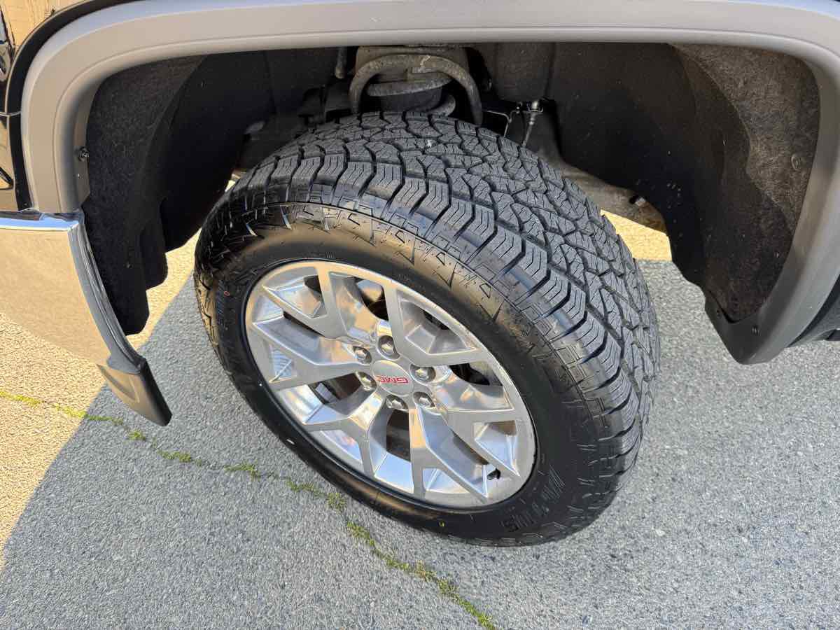 Used 2015 GMC Sierra 1500 SLT w/ SLT Crew Cab Value Package image 36