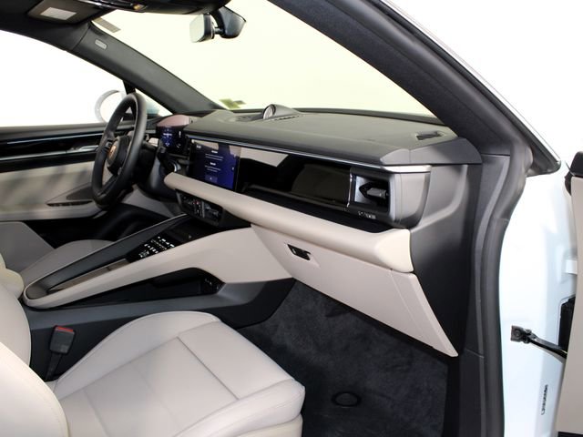 New 2026 Porsche Macan 4 Electric AWD/4WD image 30