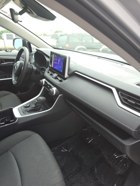 Used 2025 Toyota RAV4 XLE AWD/4WD image 29