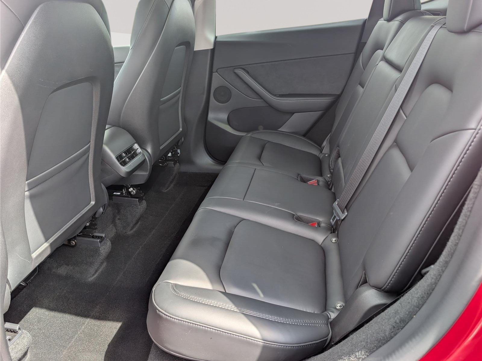 Used 2022 Tesla Model Y Long Range AWD/4WD image 14