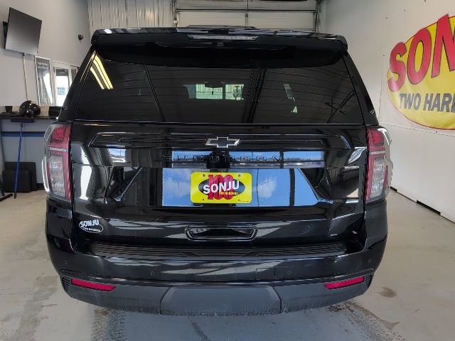 Used 2023 Chevrolet Suburban Z71 AWD/4WD image 3