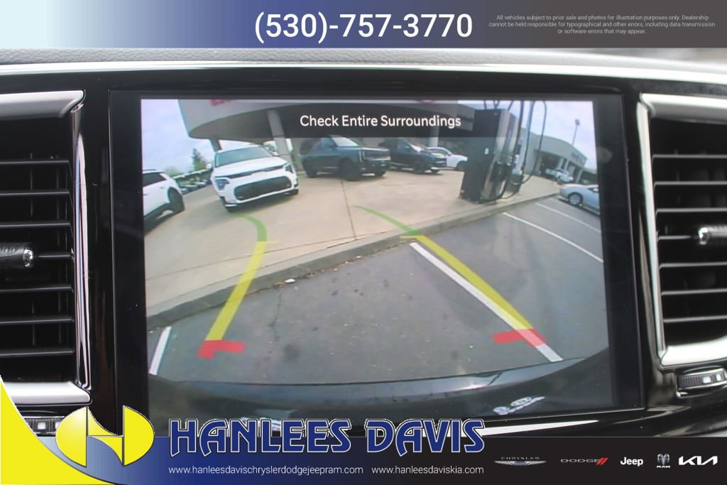 Used 2024 Chrysler Pacifica Touring-L image 29