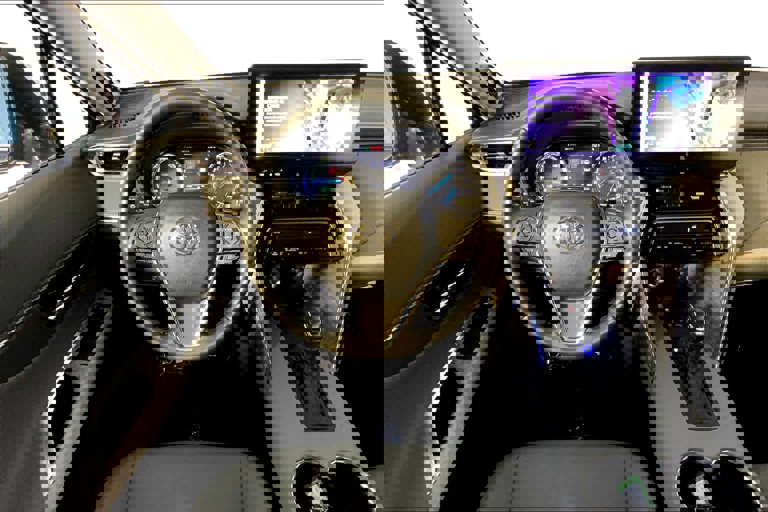 Used 2023 Toyota Venza XLE image 6