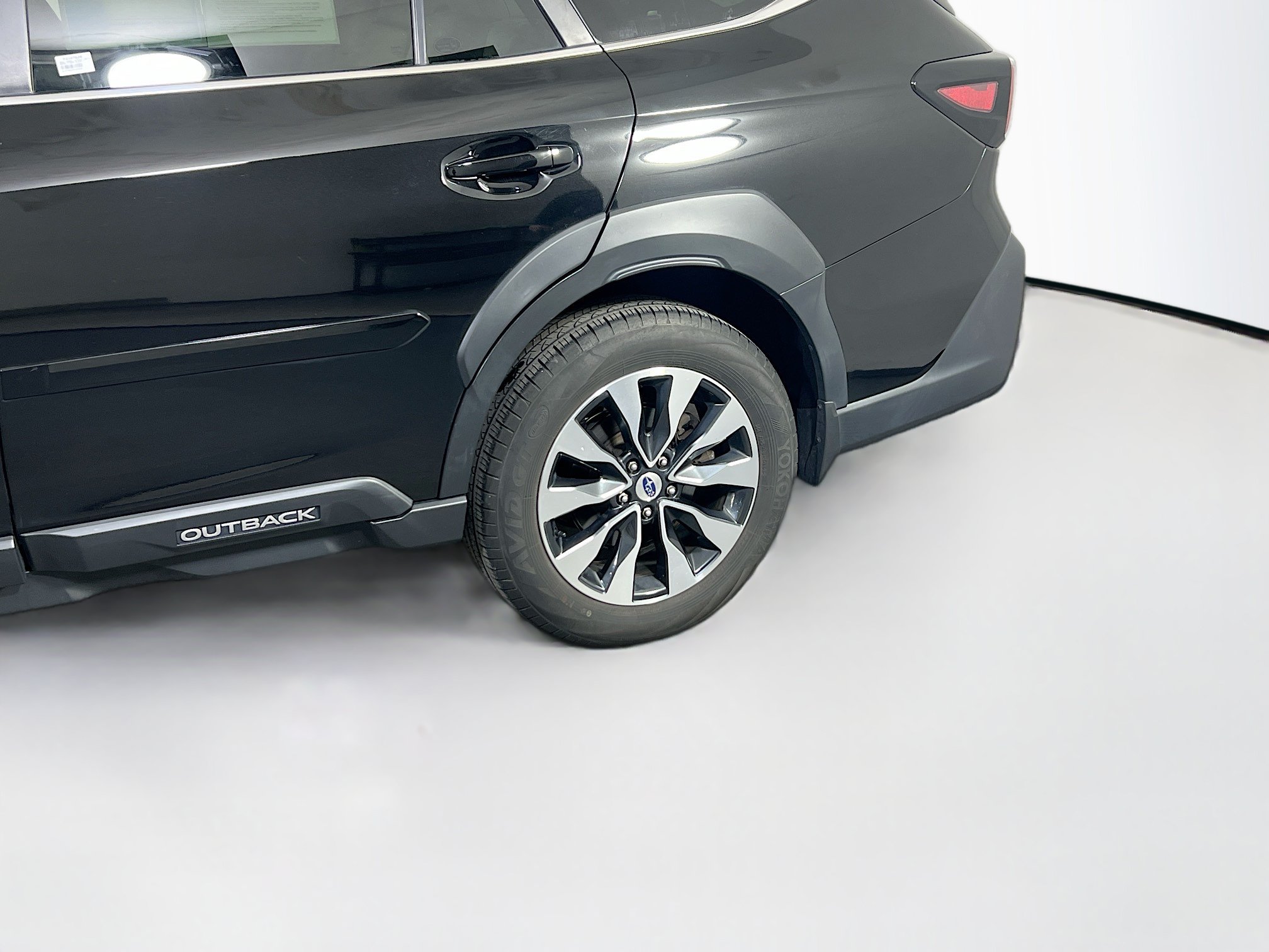 Used 2023 Subaru Outback Limited AWD/4WD image 31