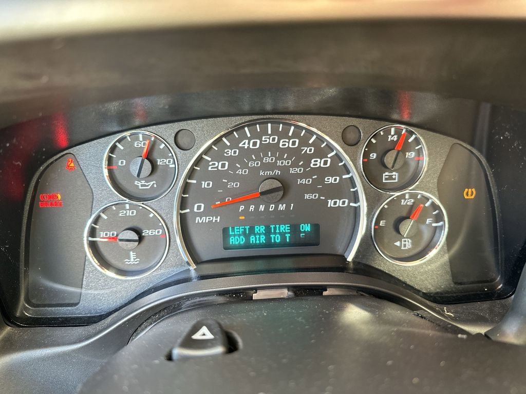 Used 2024 GMC Savana 2500 w/ Driver Convenience Package image 10