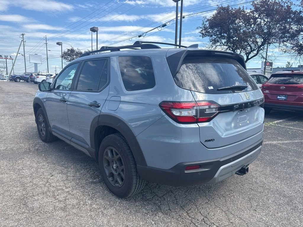 Used 2023 Honda Pilot TrailSport image 3