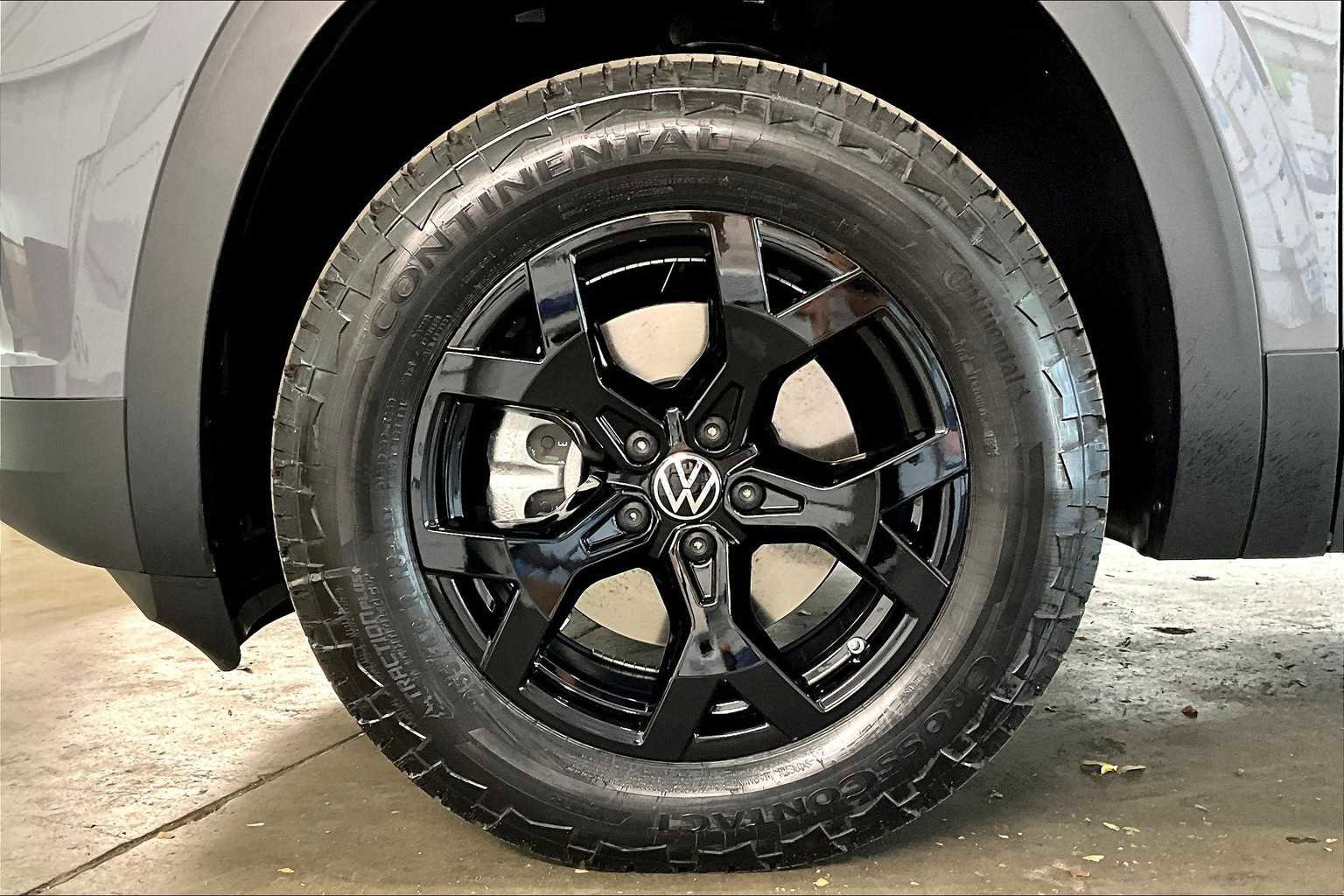 New 2026 Volkswagen Atlas Peak Edition image 14