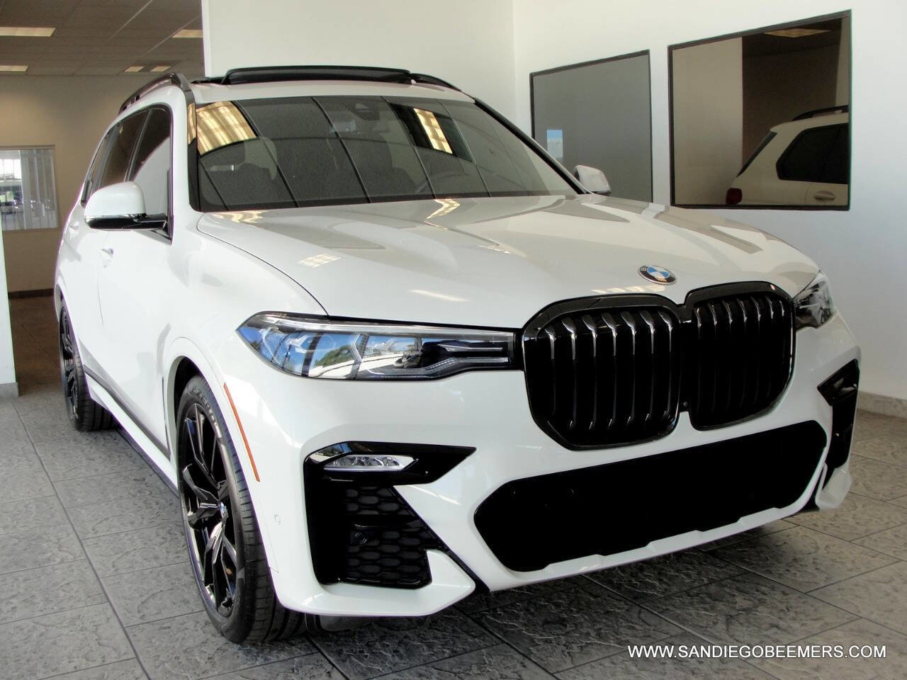 Used 2022 BMW X7 xDrive40i w/ M Sport Package image 41