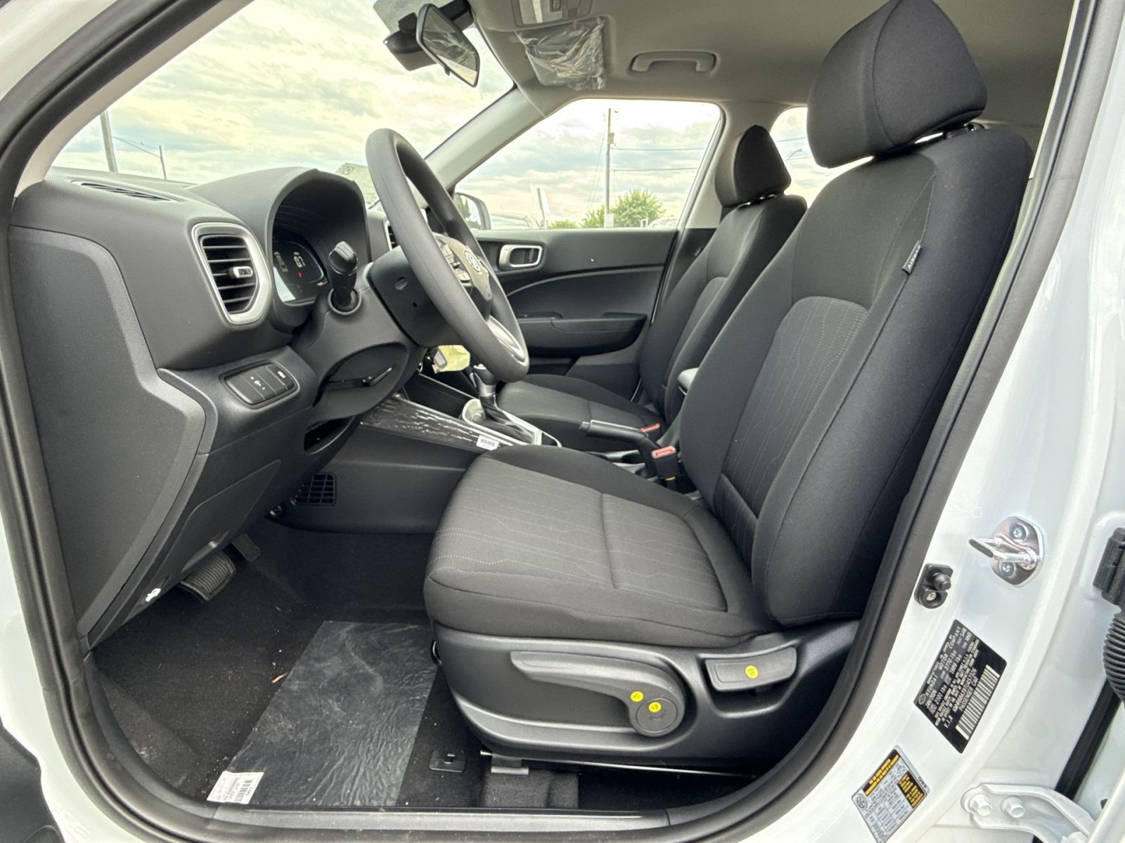 New 2026 Hyundai Venue SE FWD image 13