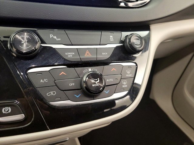 Used 2018 Chrysler Pacifica Touring-L w/ Premium Audio Group image 6