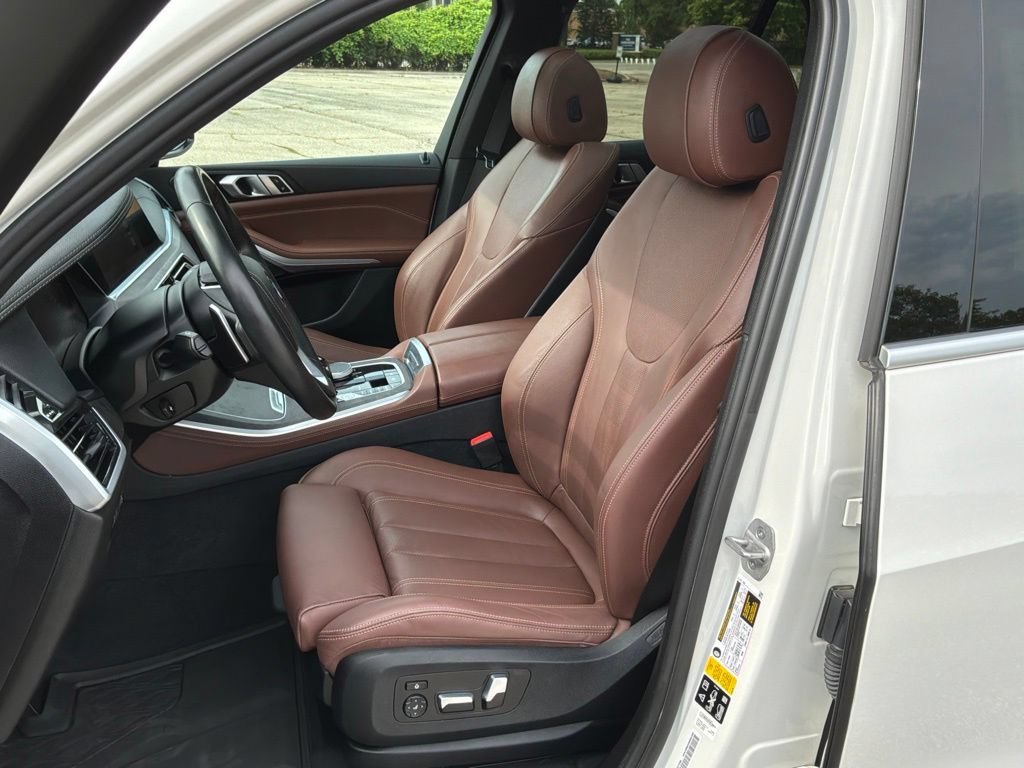 Used 2021 BMW X5 xDrive40i w/ Parking Assistance Package AWD/4WD image 22