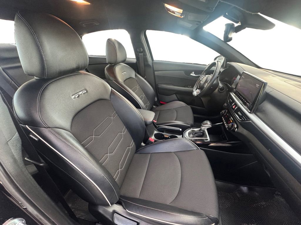 Used 2022 Kia Forte GT-Line image 15