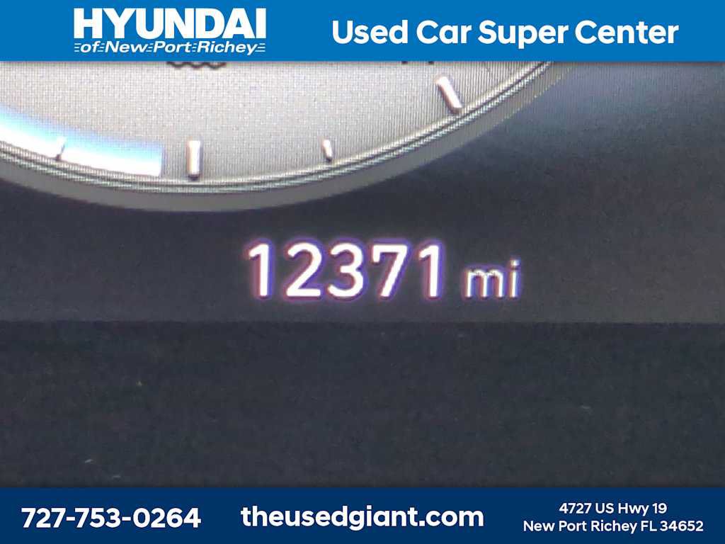 Certified 2025 Hyundai Elantra Limited w/ Cargo Package FWD image 31