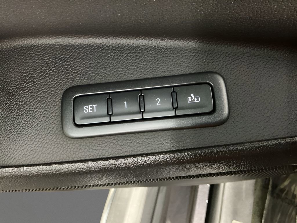 Used 2015 GMC Yukon XL SLT w/ Open Road Package image 11