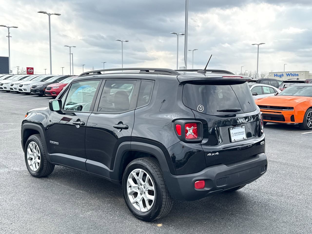 Used 2015 Jeep Renegade Latitude AWD/4WD image 5