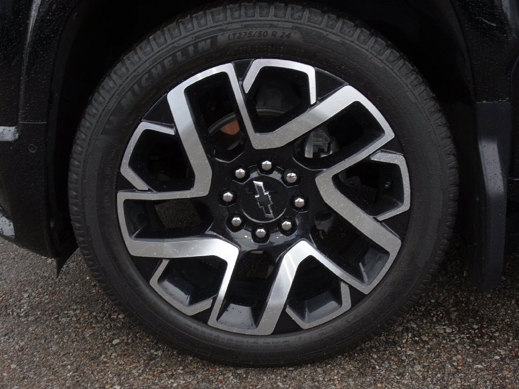 Used 2024 Chevrolet Silverado EV RST AWD/4WD image 24