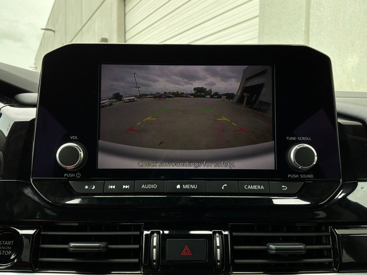 Used 2025 Nissan Pathfinder SV image 34