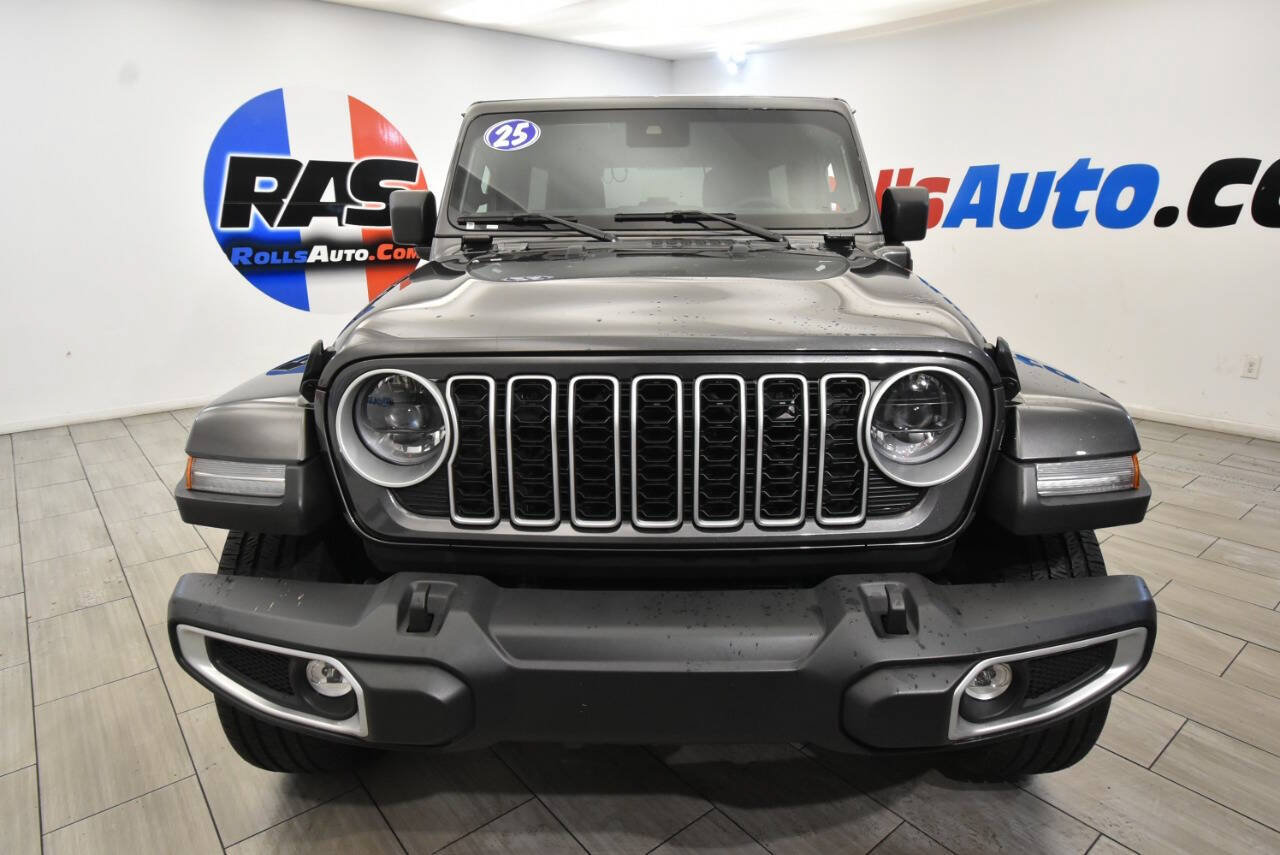Used 2025 Jeep Wrangler Unlimited Sahara AWD/4WD image 8