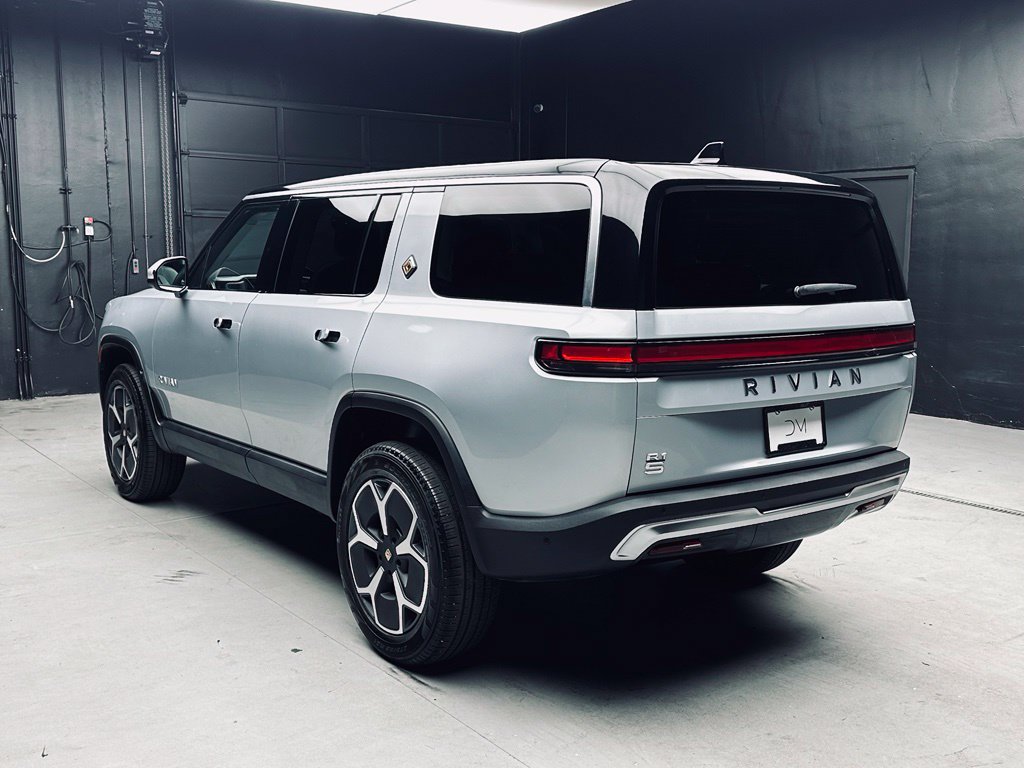 Used 2024 Rivian R1S Adventure Dual AWD/4WD image 6