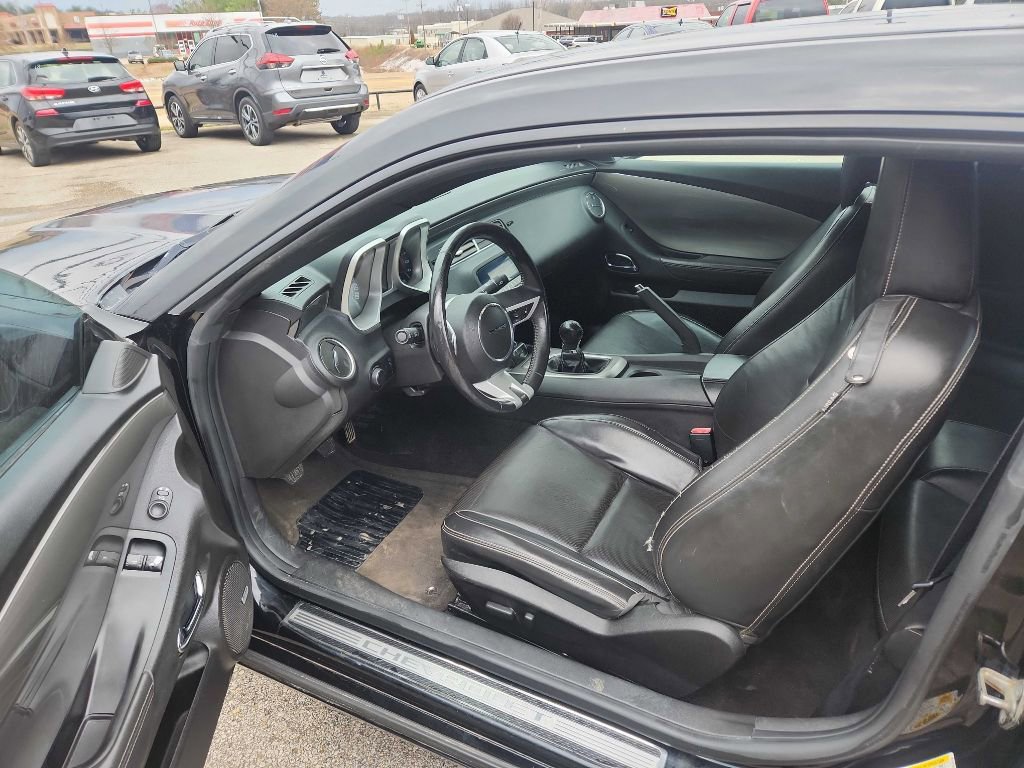 Used 2010 Chevrolet Camaro SS w/ RS Package image 3