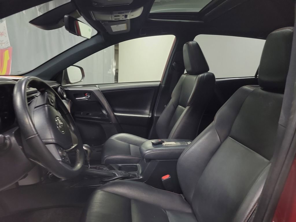 Used 2018 Toyota RAV4 SE w/ Power Extra Value Package image 12