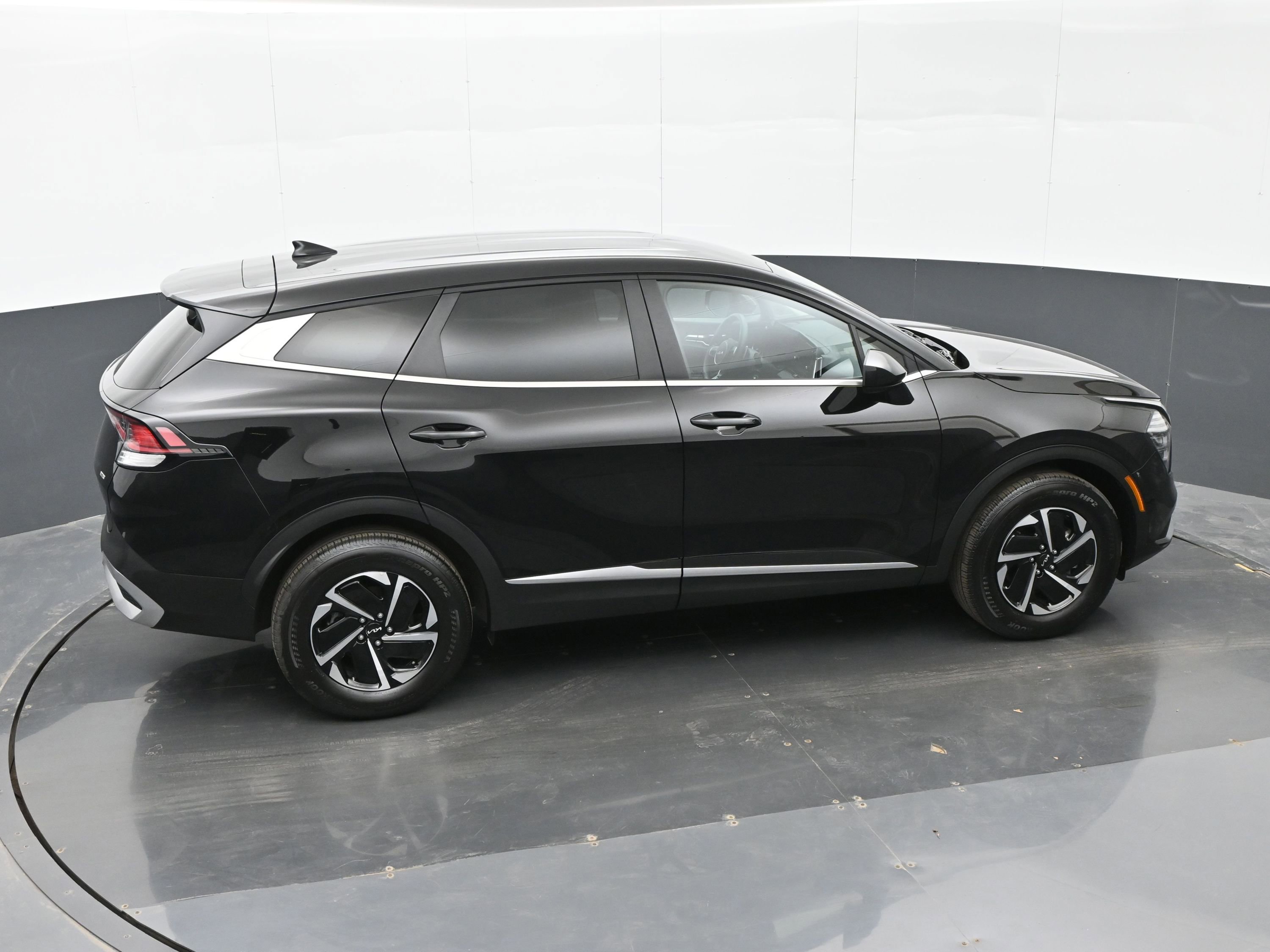 Used 2025 Kia Sportage LX image 29