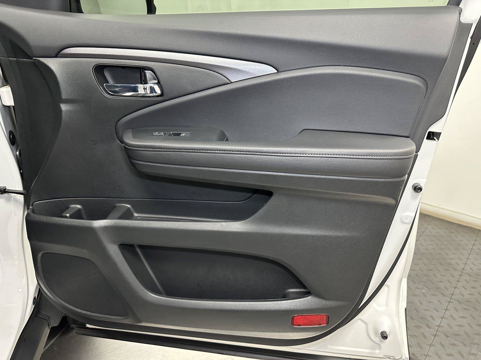 Certified 2025 Honda Ridgeline RTL+ image 37