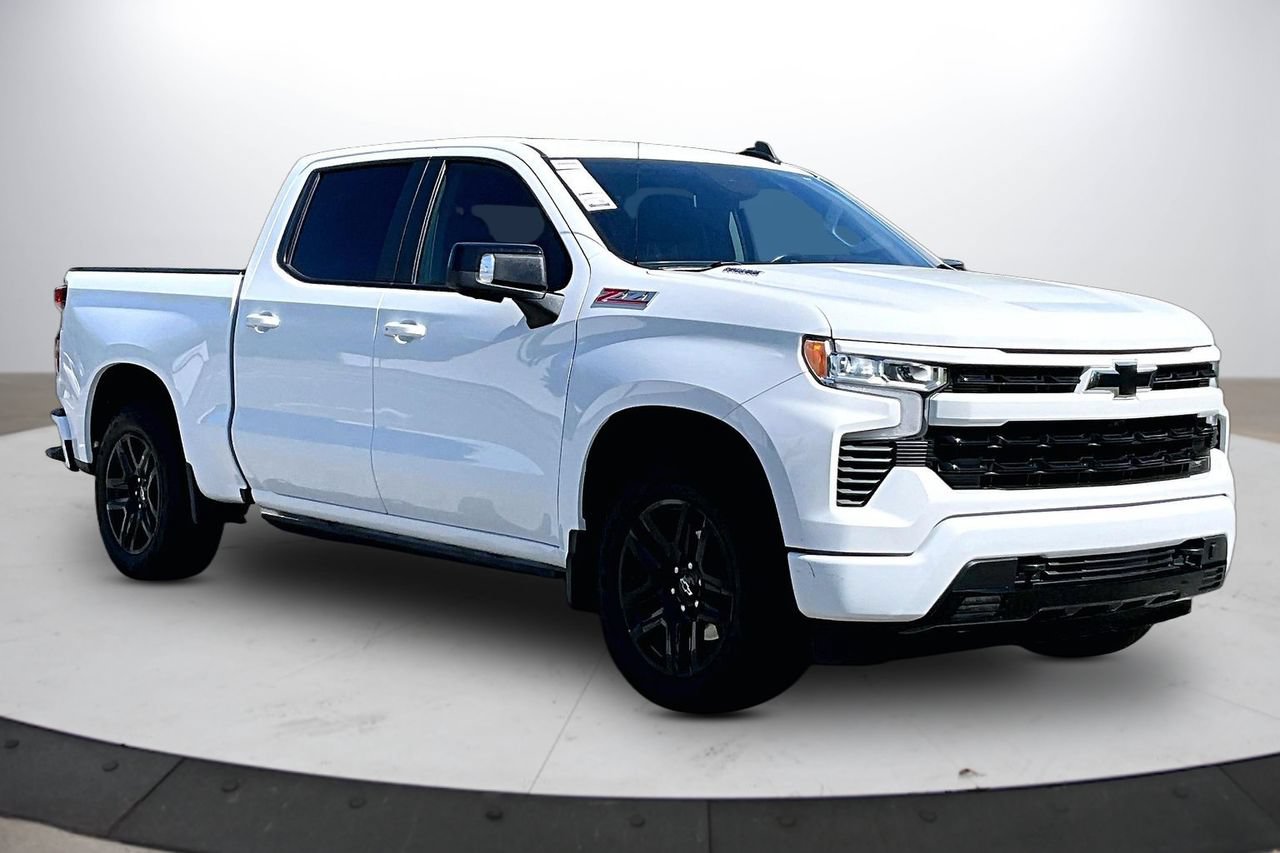 Used 2023 Chevrolet Silverado 1500 RST w/ Convenience Package II AWD/4WD image 2