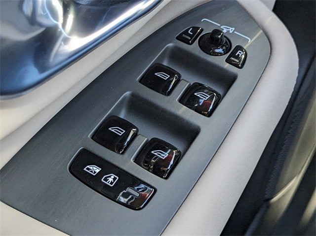 New 2025 Volvo XC90 B6 Core image 27