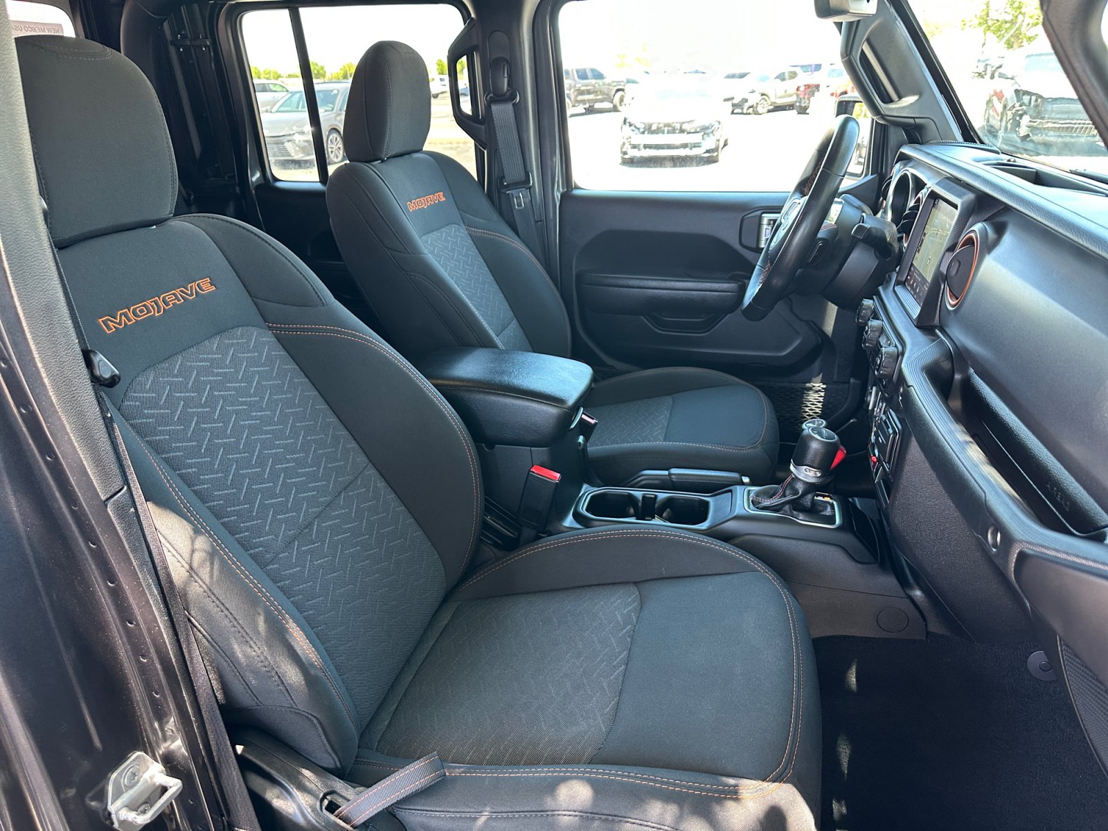 Used 2023 Jeep Gladiator Mojave AWD/4WD image 28