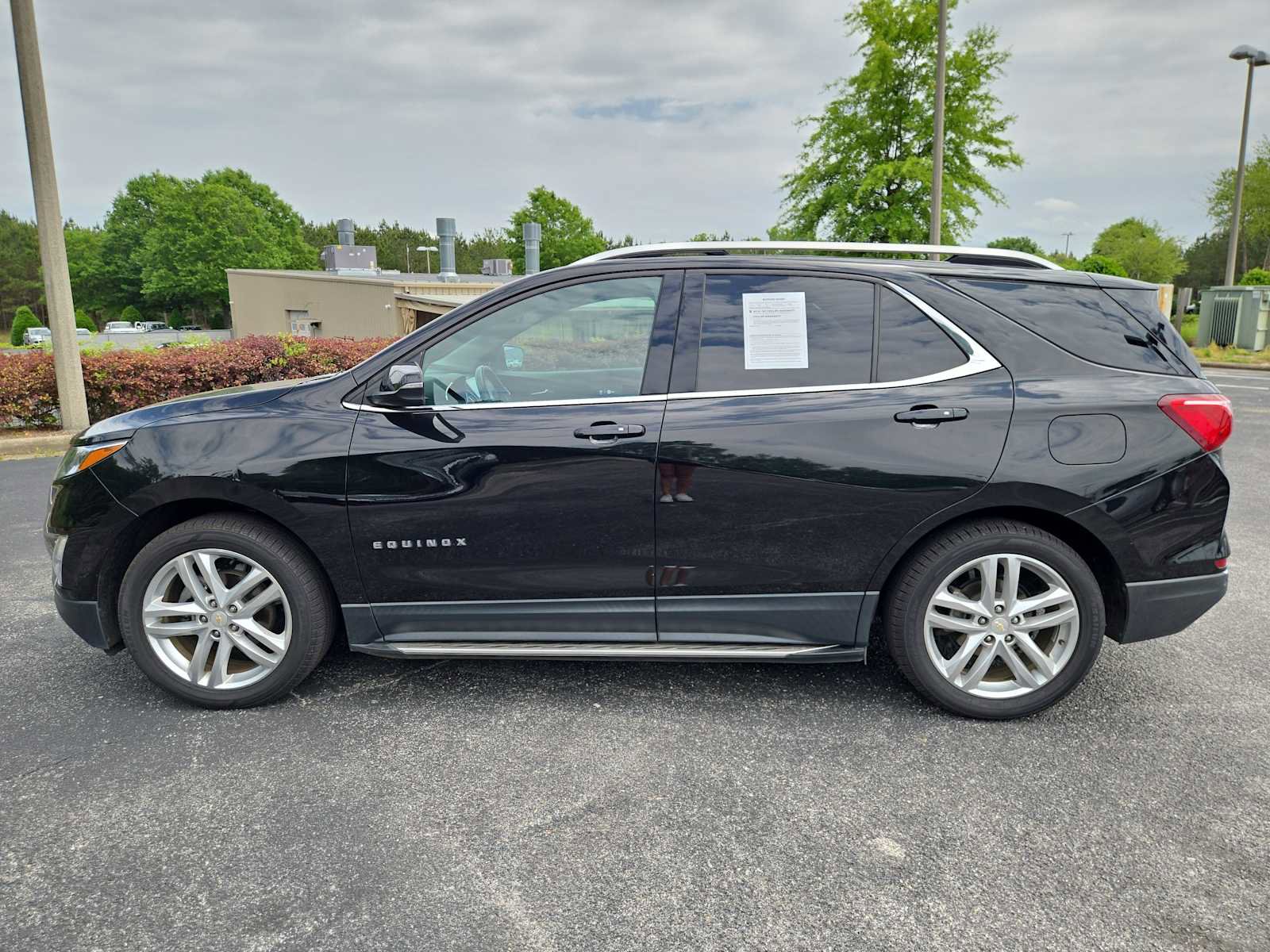 Used 2018 Chevrolet Equinox LT w/ Sun & Infotainment Package FWD image 10