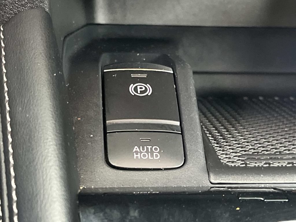 Used 2023 Nissan Kicks SV FWD image 34