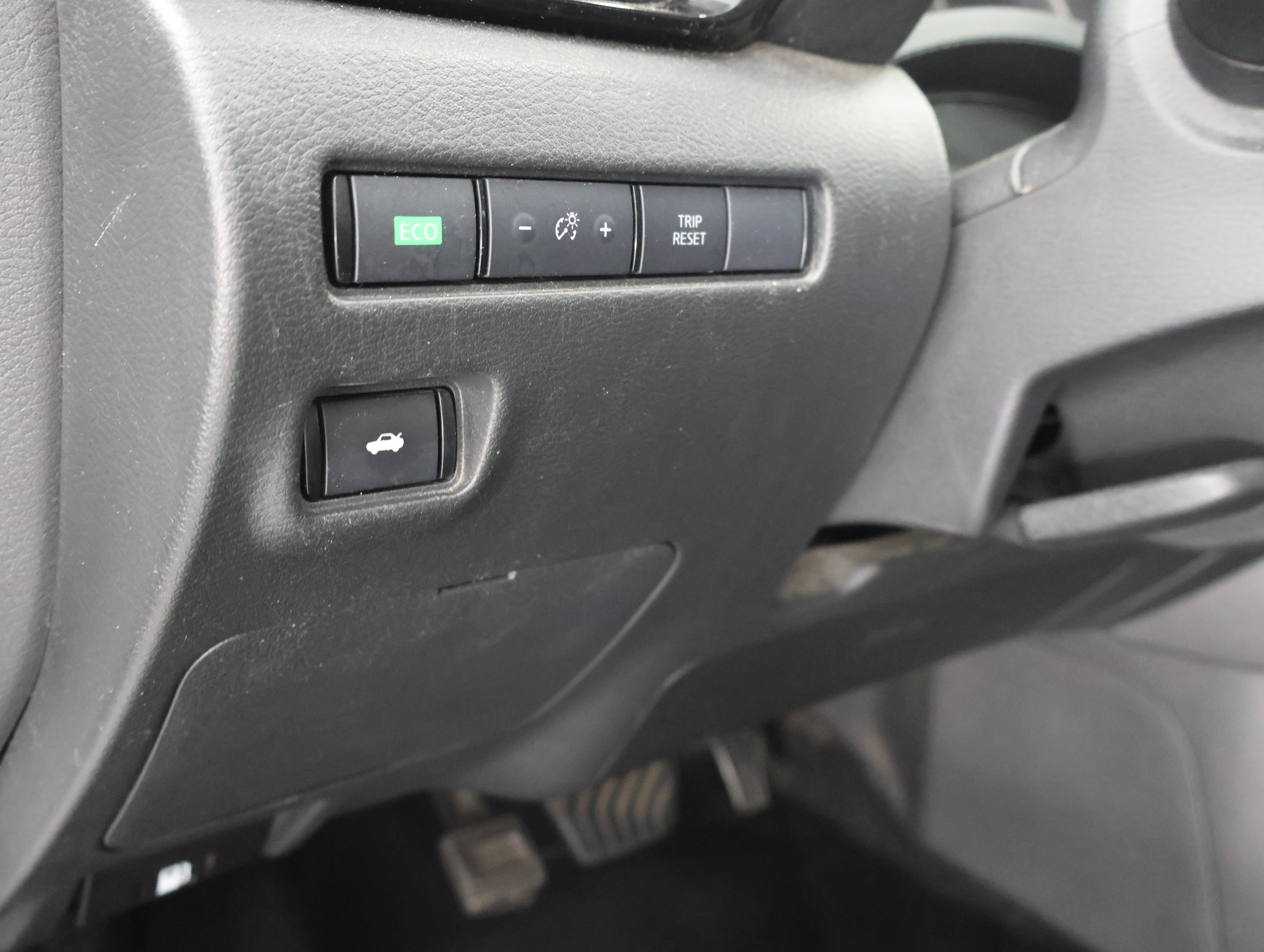 Used 2024 Nissan Sentra SV FWD image 38