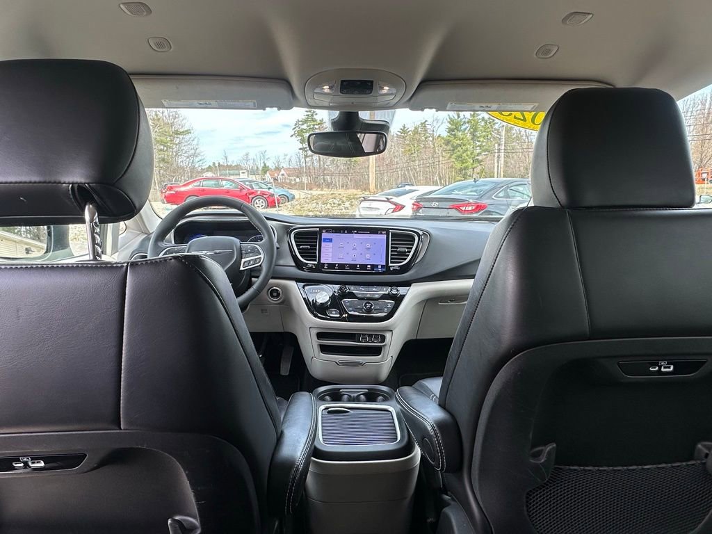Used 2023 Chrysler Pacifica Touring-L FWD image 32