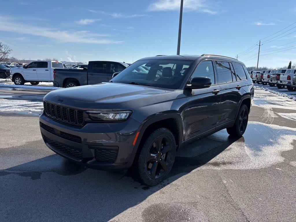 Used 2023 Jeep Grand Cherokee L Laredo image 7